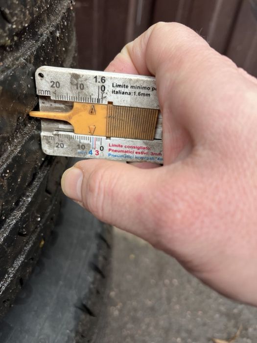 Продам літню гуму, покришки контенинталь!