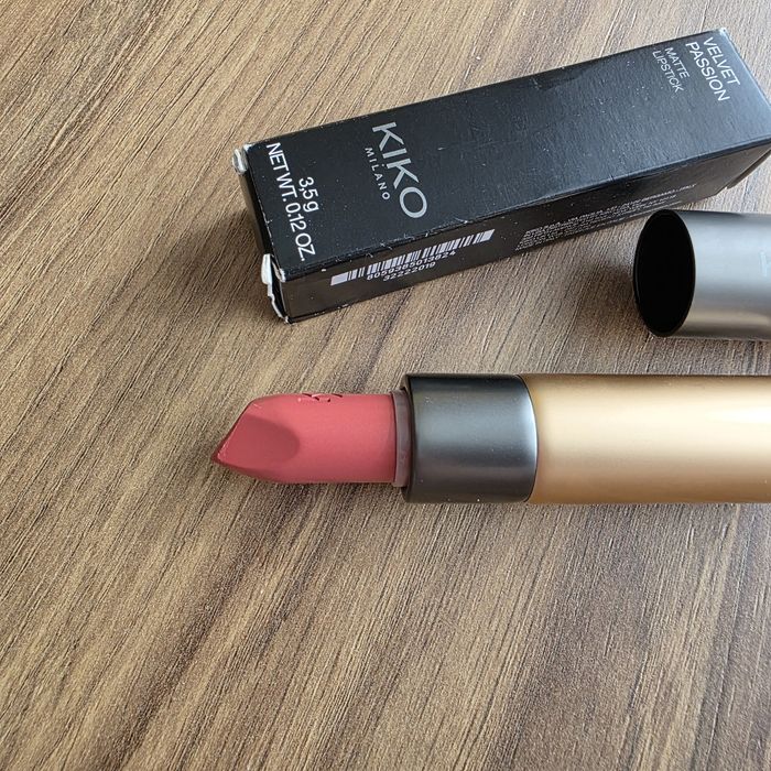 Matowa pomadka Kiko Milano 303 velvet passion