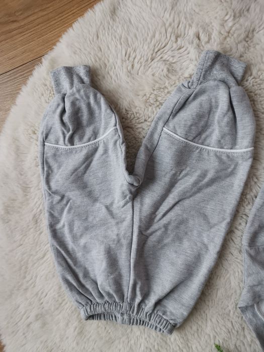 Bawełniany dres chłopięcy szary w zwierzątka rozm. 68 marki Artex