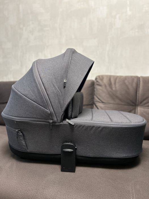 Коляска Carello epica 2025 року