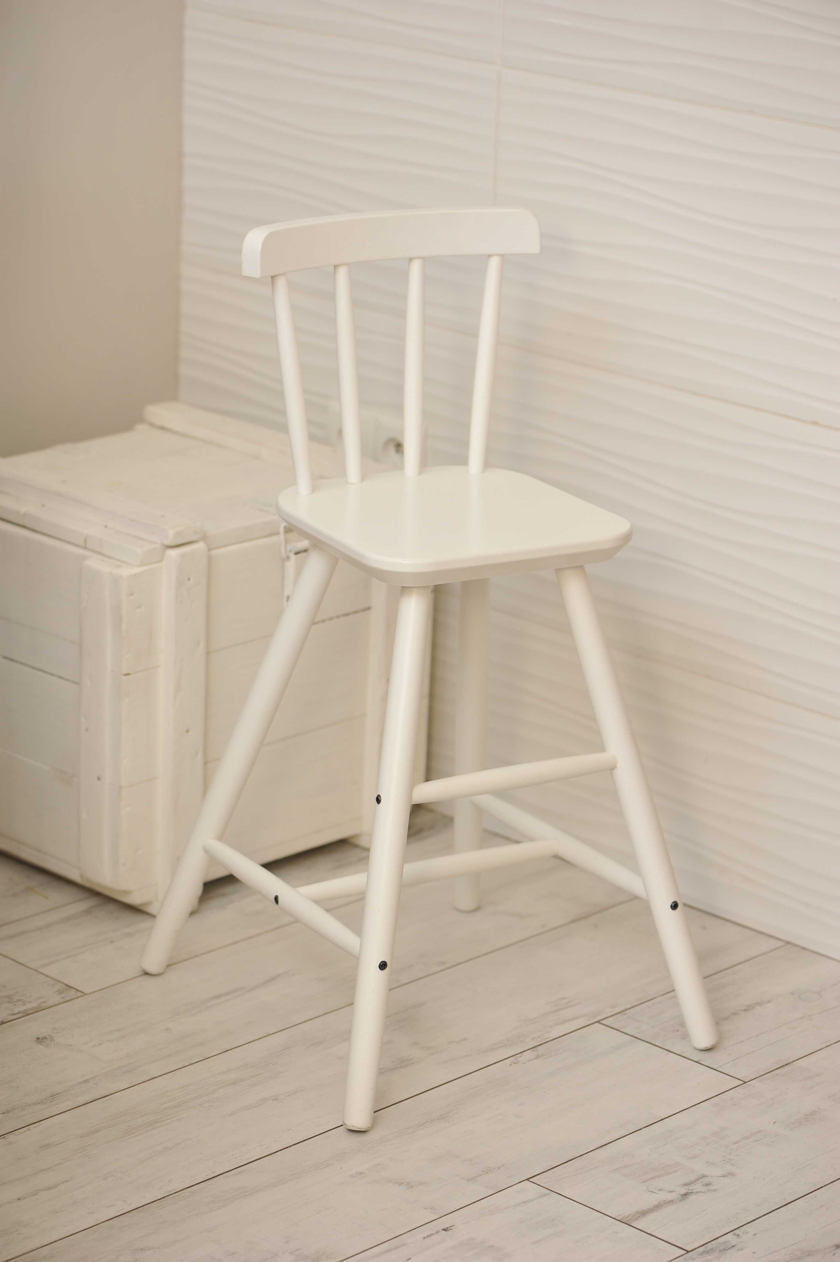 Krzesełko białe Agam Ikea