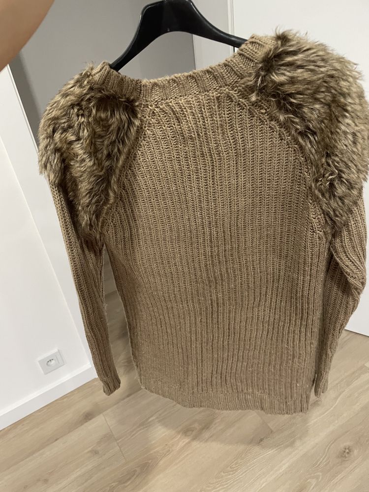 Sweter z zary rozmiar 36 kolor beżowy