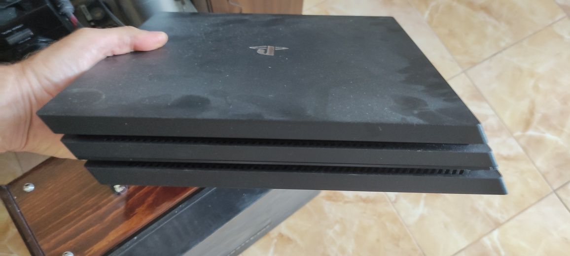 Ігрова приставка sony playstation 4 pro