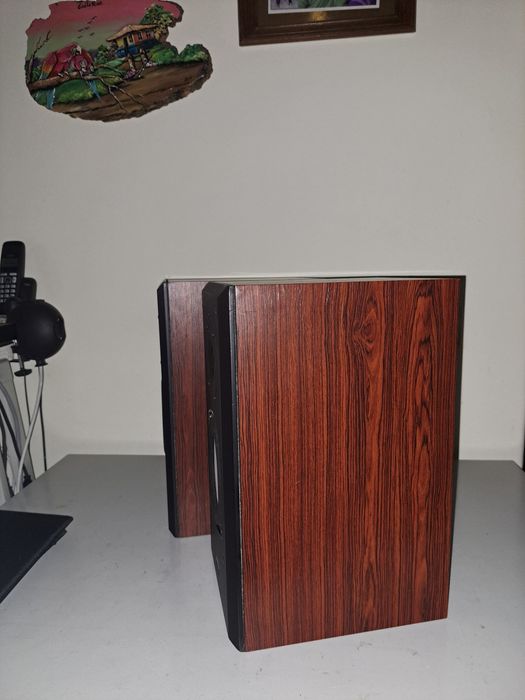 Colunas monitoras "Acoustic Energy 
Modelo: AEGIS ONE
Numero de série: