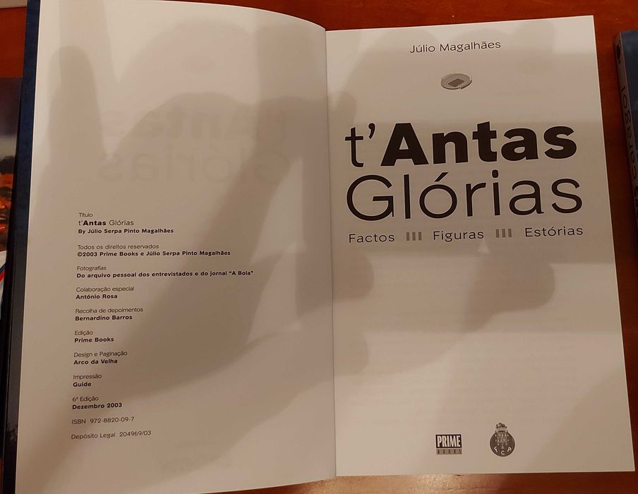 Lote de livros do FC Porto - autoria Júlio Magalhães