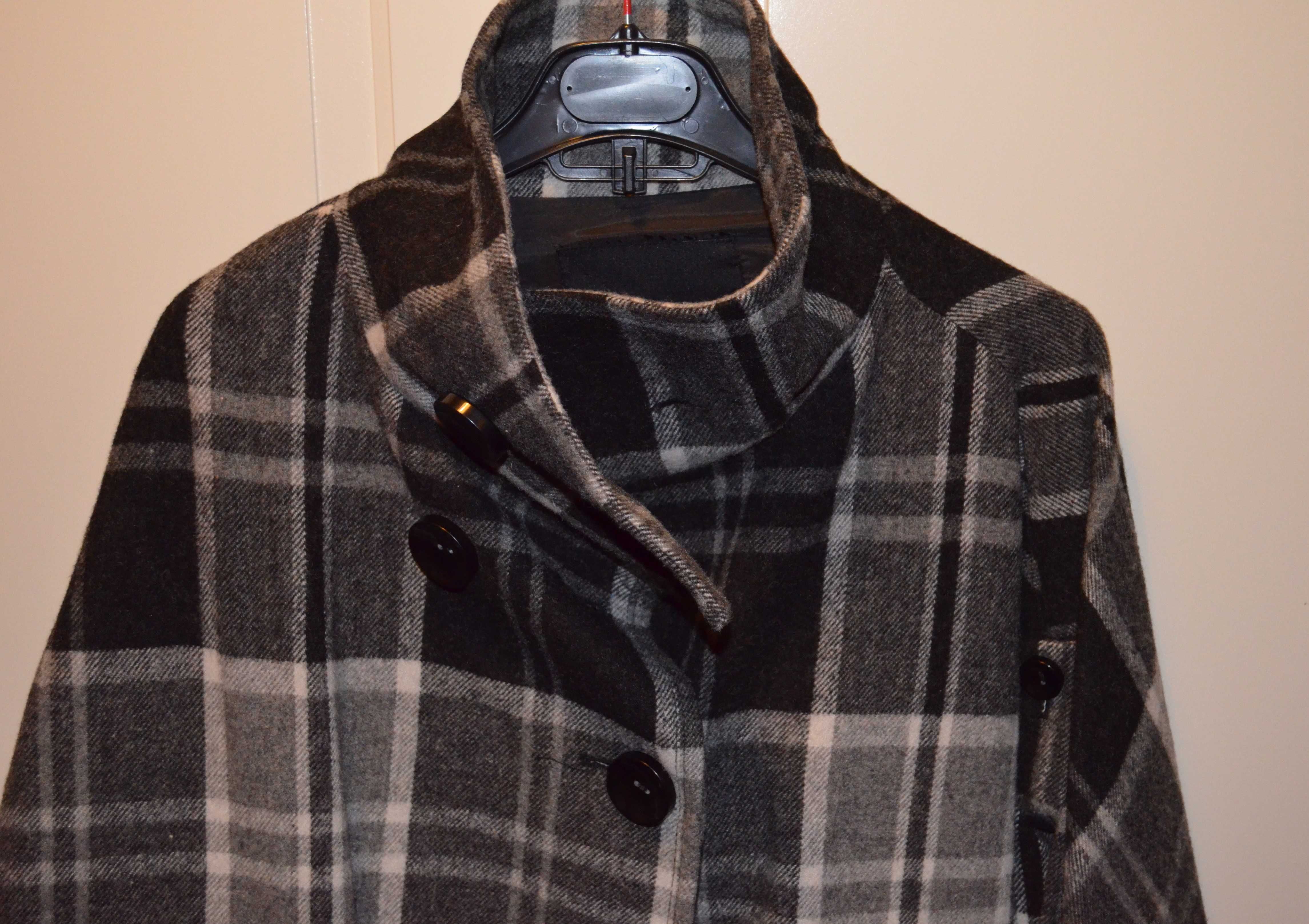 Capa Zara (Cinza/Preto)