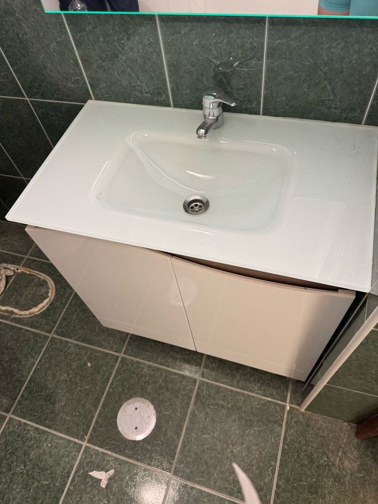 Armário wc igual à novo!