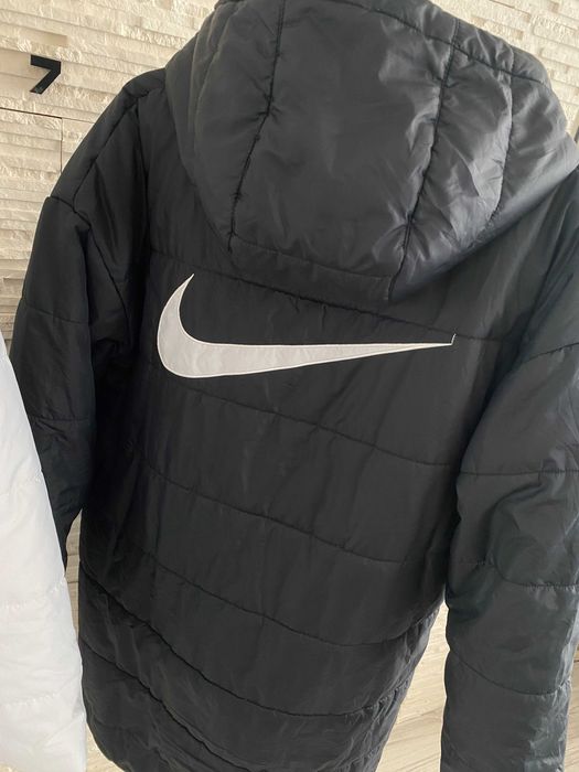 Rezerwacja Nike Kurtka płaszcz damski zimowy Nike Therma-Fit czarny