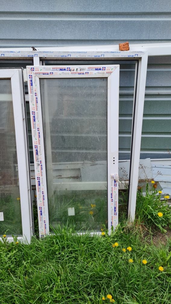 Продам б/у металопластикові вікна та балконі рами