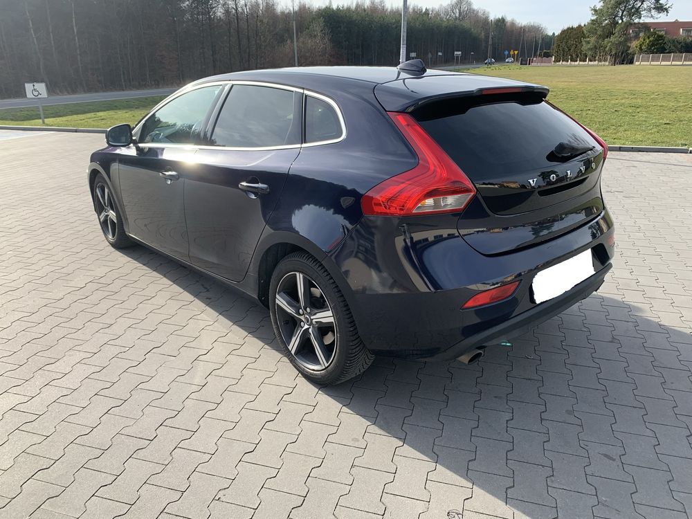 VOLVO V 40 rocznik 2016