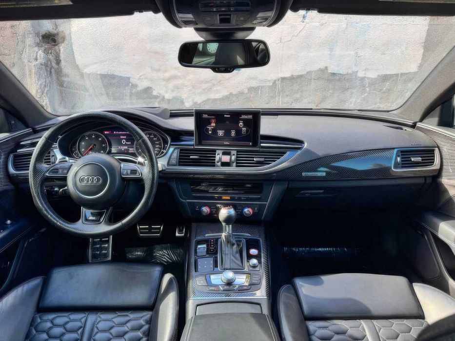 Audi RS 7      2016