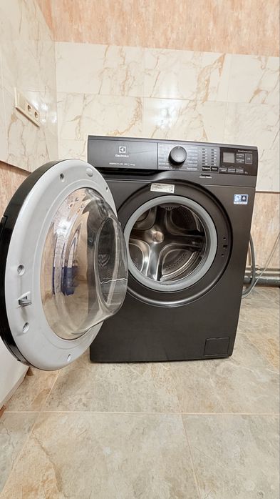 Пральна машина Electrolux PerfectCare 600