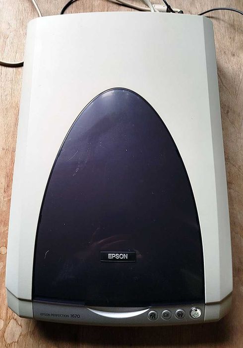 Сканер EPSON perfection 1670