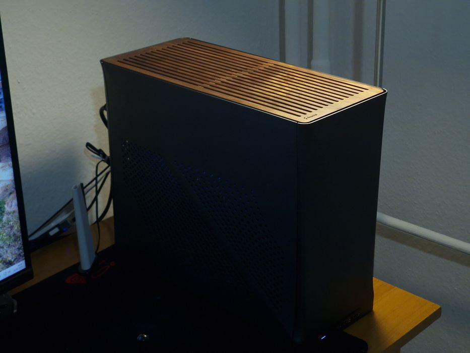 Mini komputer 5 9600X/48GB DDR5/RTX 4060Ti/2TB SSD/B650i/SFX 650W