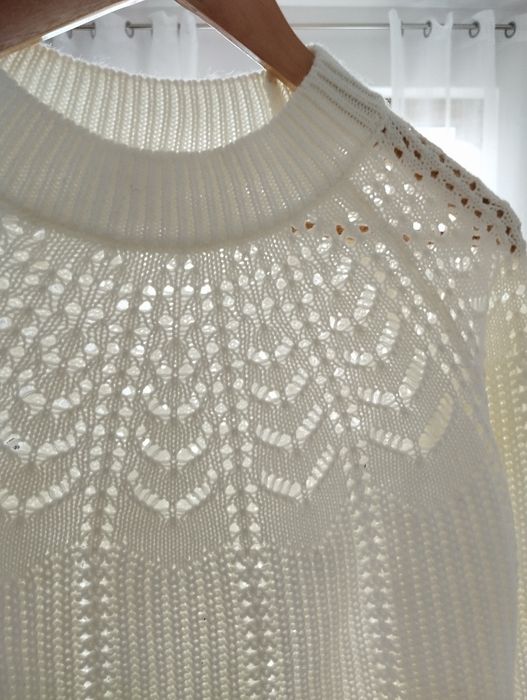 Kremowy ażurowy śmietankowy sweterek ,kobiecy rozm M