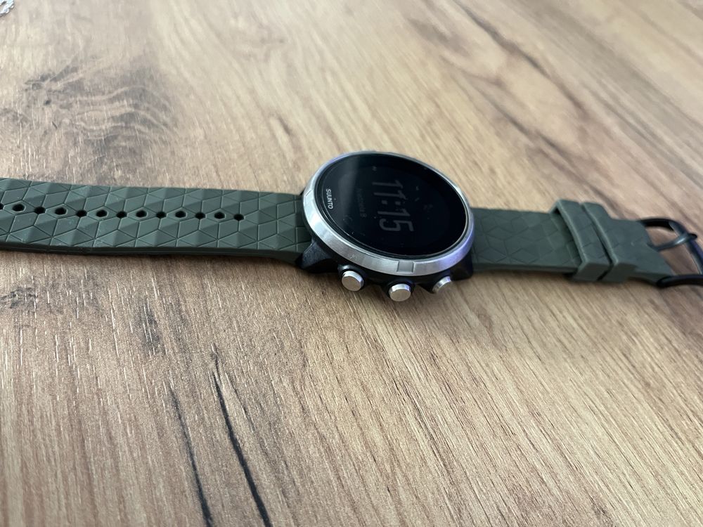 Suunto 9 z dodatkowymi paskami stan bardzo dobry