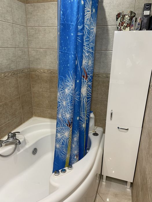 Sprzedam mieszkanie. Ścisłe centrum. Garaż*