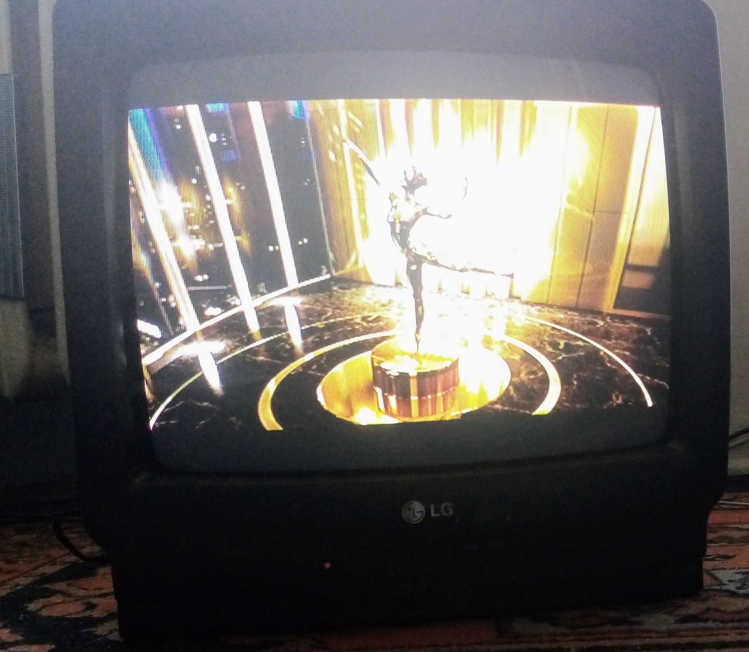 Telewizor LG 14 cali.
