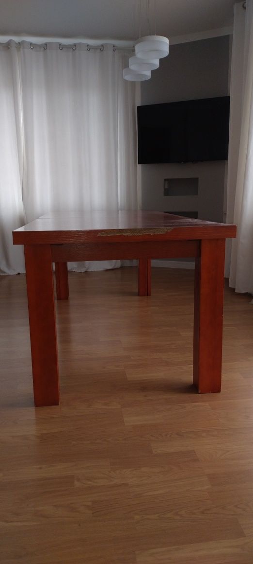 Stół rozkładany do max 3 metry.