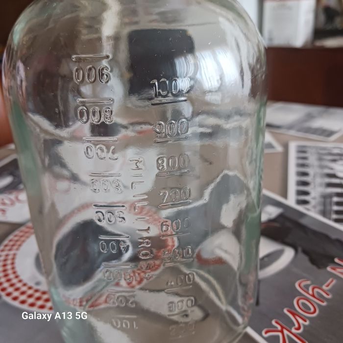 Frasco de vidro com medição