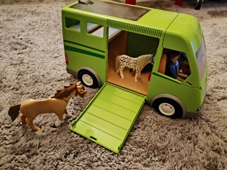 Carrinha de transporte de cavalos da Playmobil