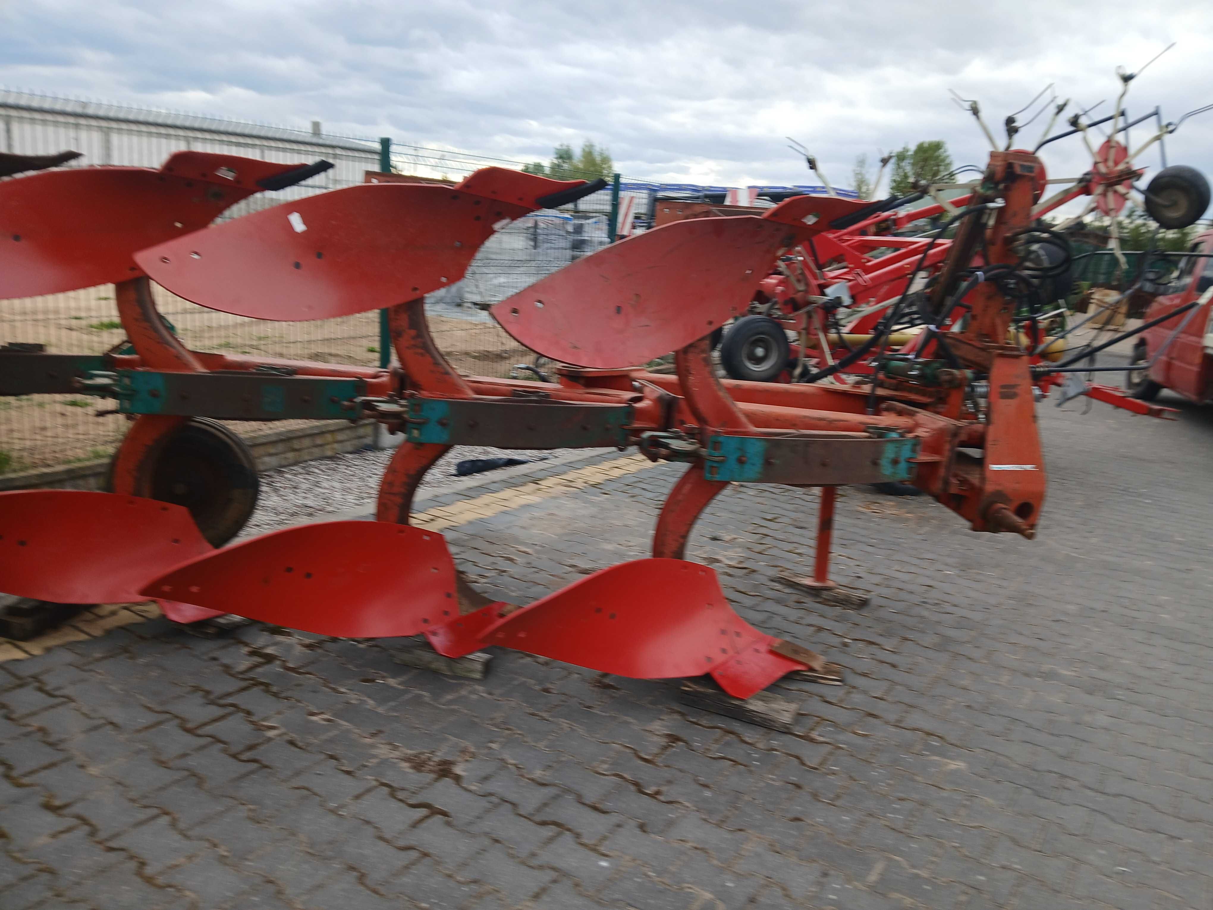 Pług obrotowy kverneland non stop resor 4 skibowy 5 obrotowy z zachodu
