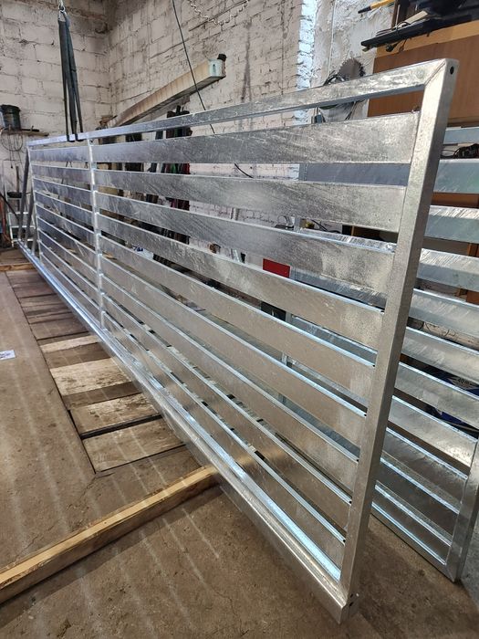 Brama przesuwna 7m (5m światło+2m przeciwaga) + furtka 1,05m