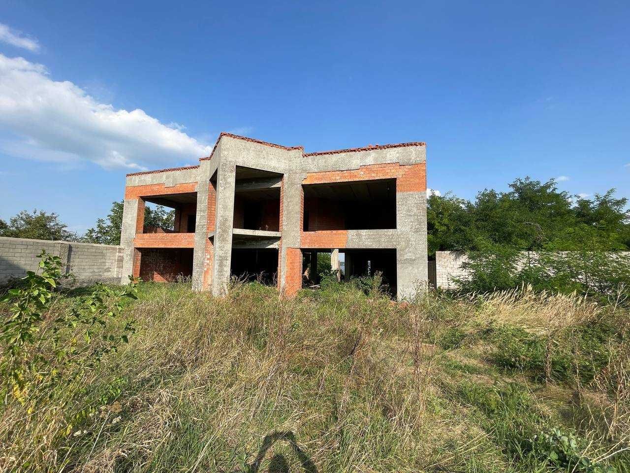 Продам турбазу  (недобудована )  в селище  Нікольске на Дніпрі