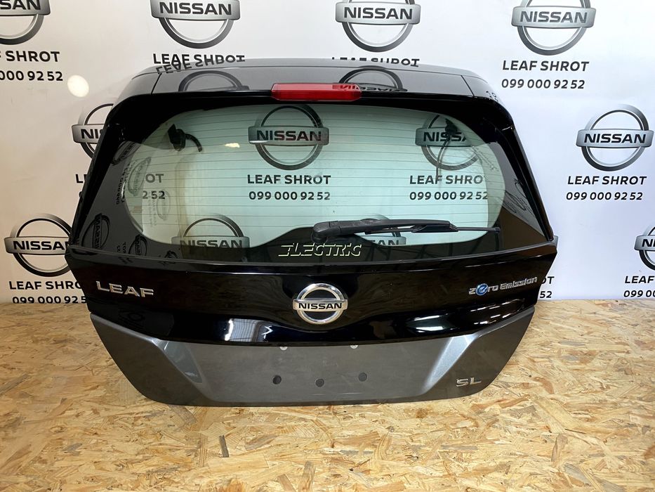 Кришка багажника Nissan Leaf ZE1 задня дверь ляда Нісан Ліф 18-25 шрот