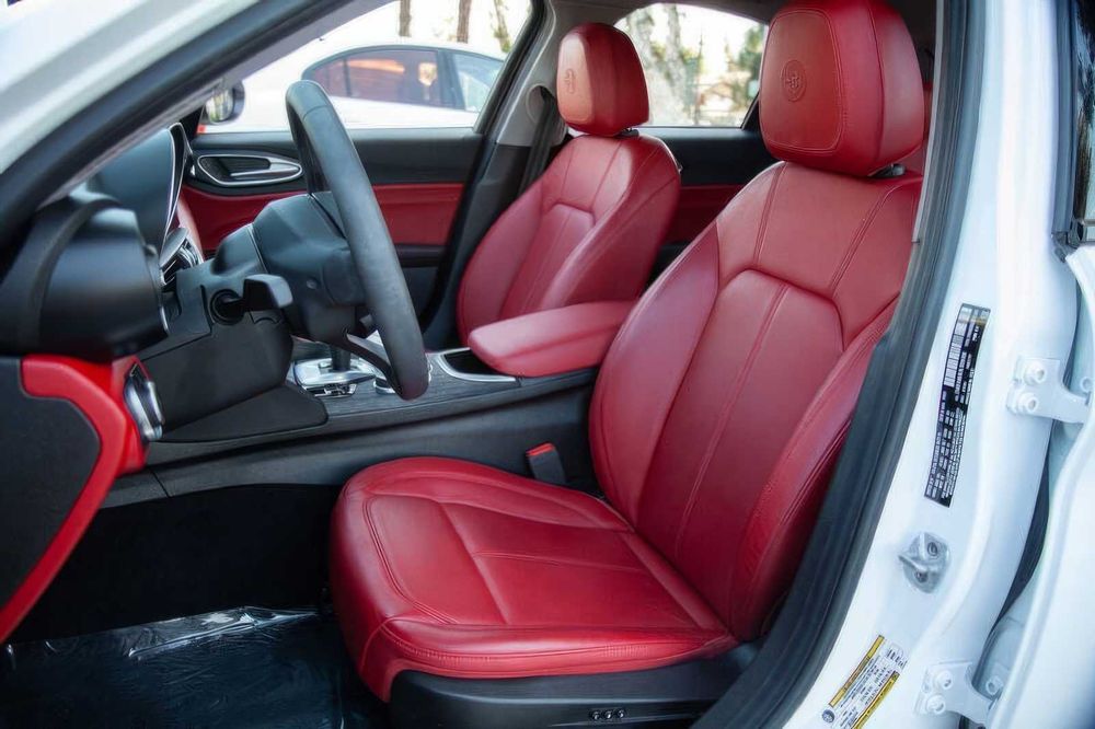 Alfa Romeo Giulia      2020