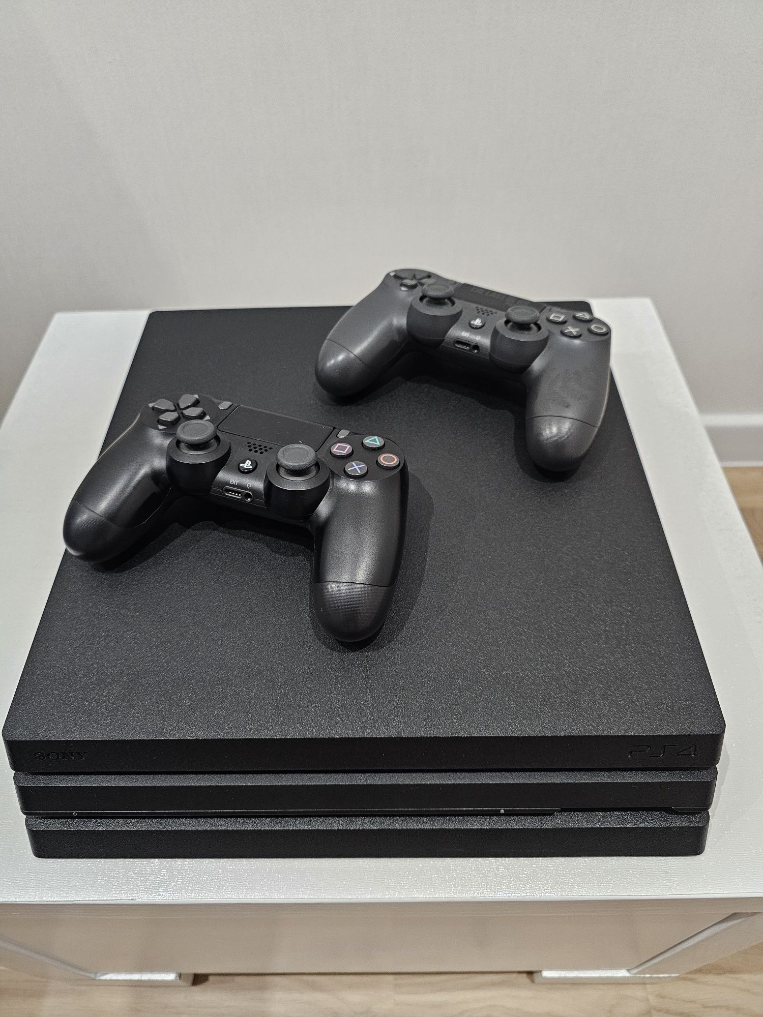 Приставка Sony PlayStation 4 PRO