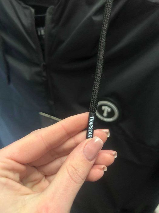 ЦІНА БУЛА 3000!!Чоловіча вітровка Trapstar чорна весняна демісезонна