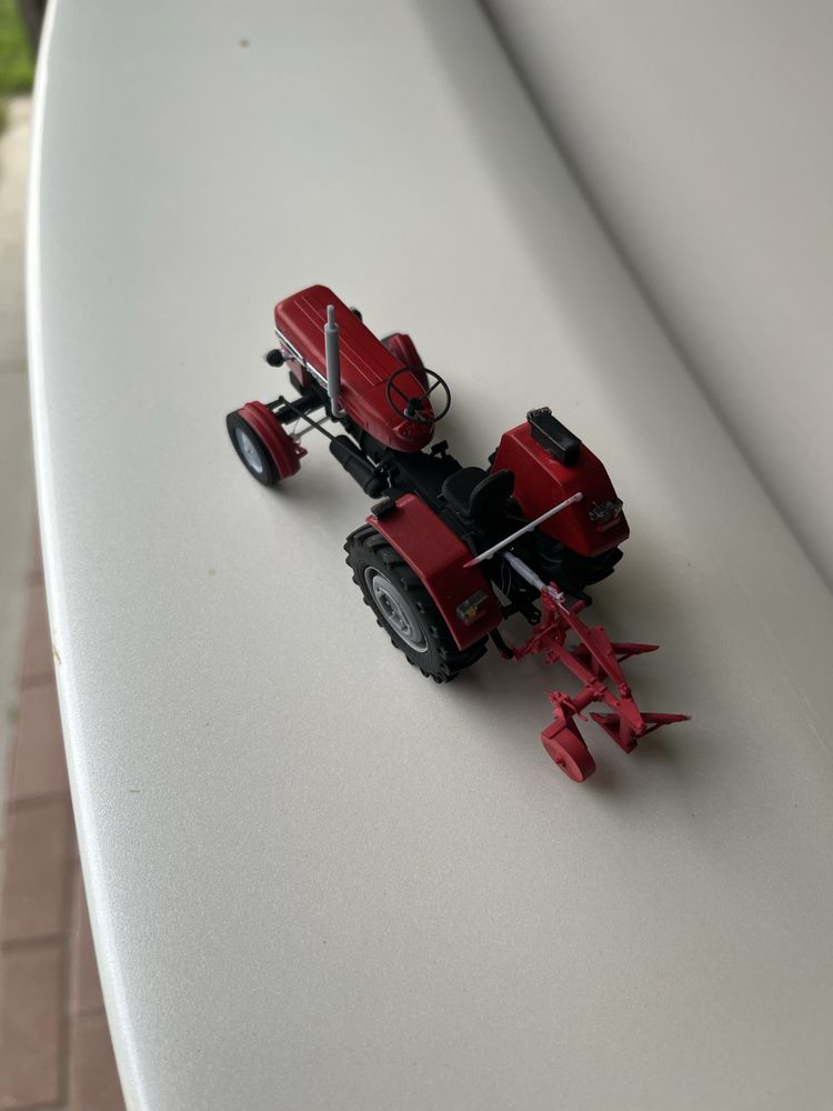 URSUS C-360 skala 1:43 model