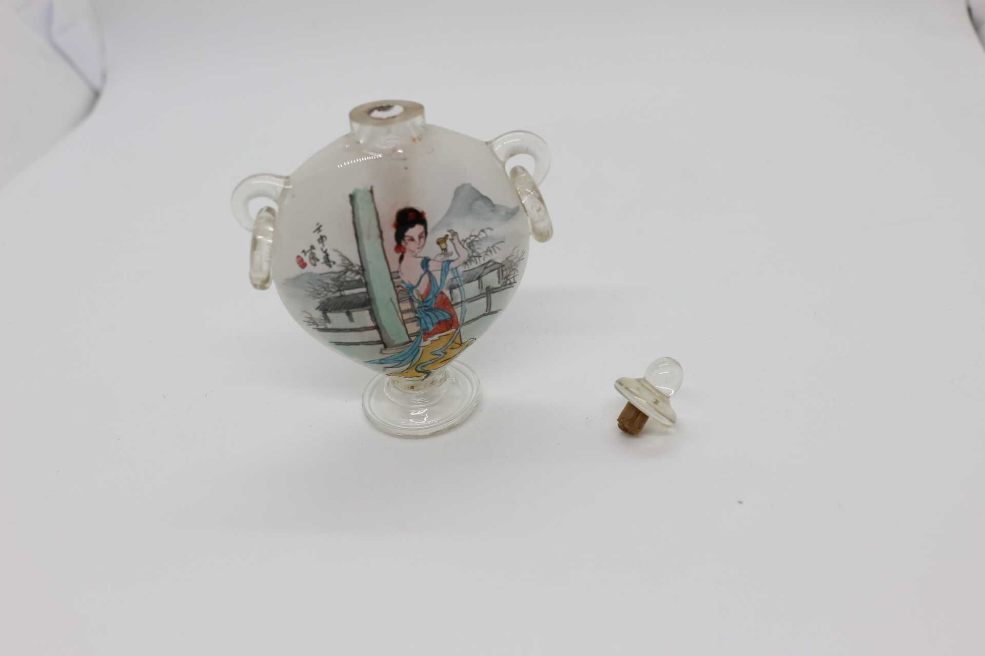 Snuff Bottle Coração em Vidro e Figuras Dinastia Qing XIX marcada