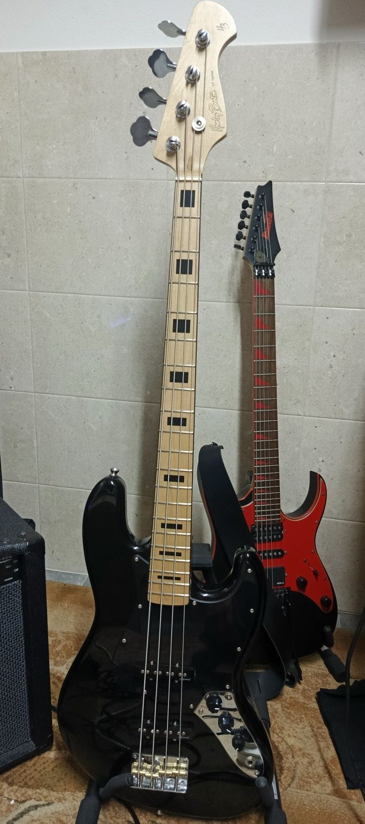 zestaw gitara basowa i wzmacniacz Harley Benton