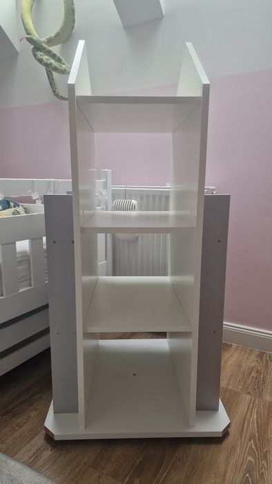 Regał na książki obrotowy