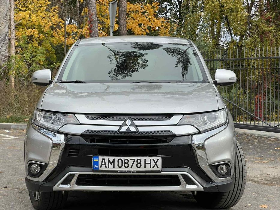 Митсубиси аутлендер 2018