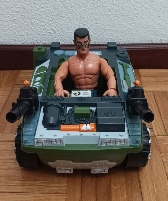 Action Man + Tanque