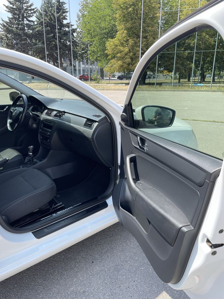 Skoda rapid 2013