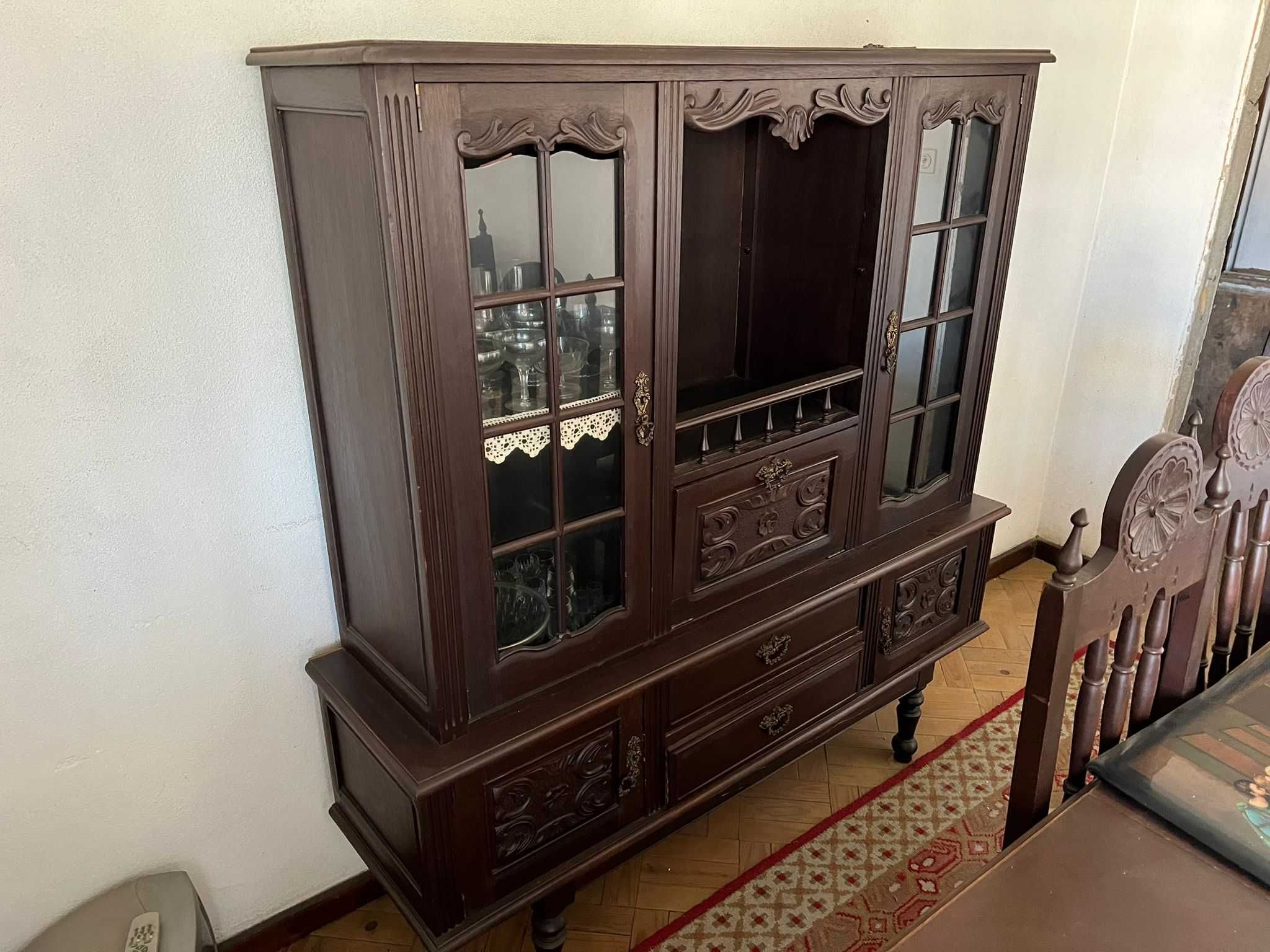 Mobiliario de Casa Antigo