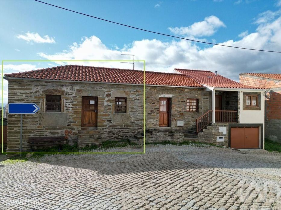 Casa de aldeia T3 em Açoreira de 98,00 m2