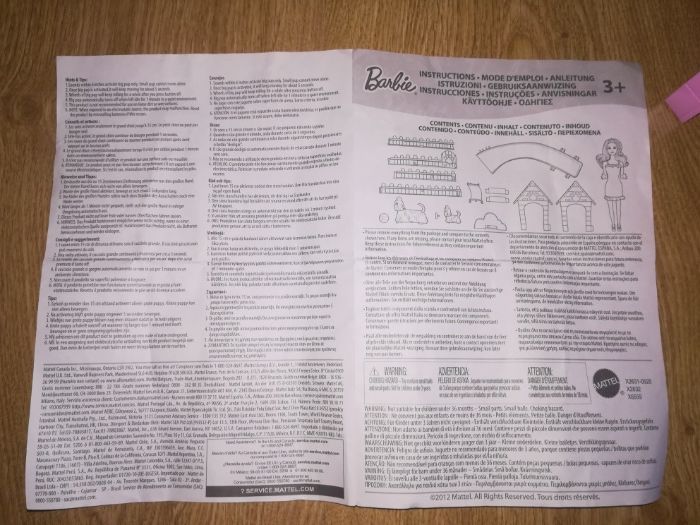 Barbie e os cãezinhos no parque