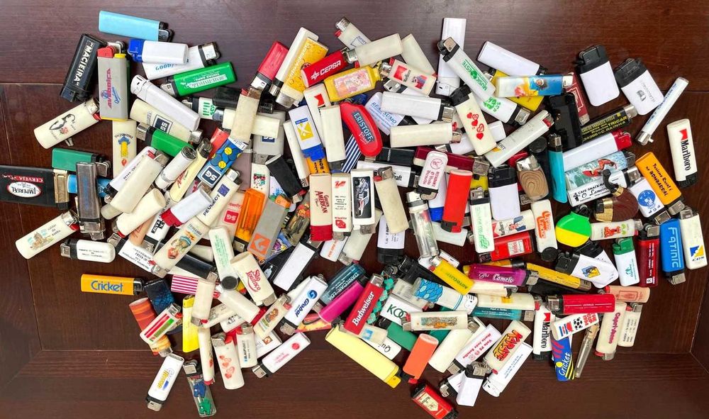 Isqueiros antigos sem gás