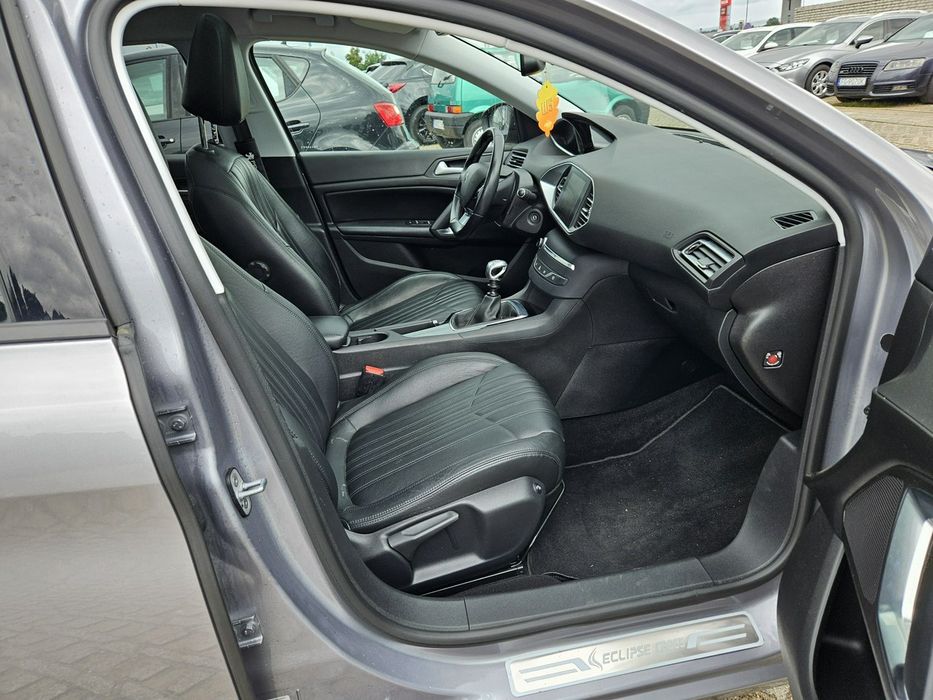 Peugeot 308 SW 1.2 benzyna 110KM skóry panorama nawigacja