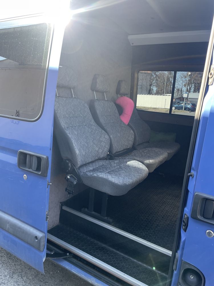Renault Master 6 osób