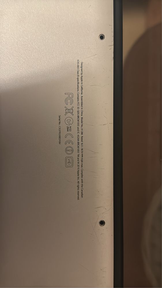 Pro na cześći i do tego dwa etui na laptopy