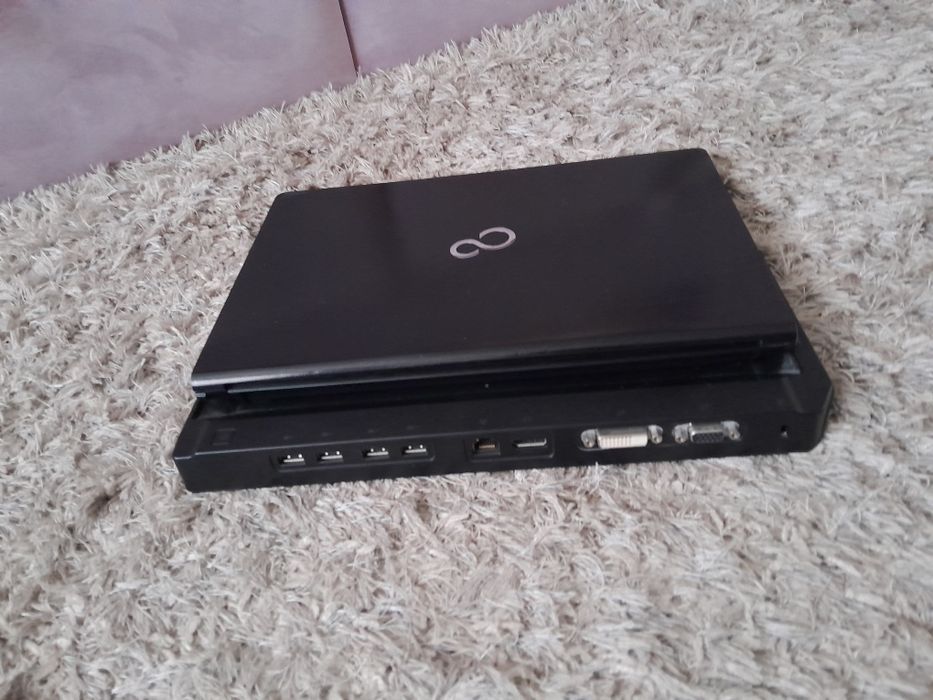 Ноутбук fujitsu s904  із док станцією, (intel core i7) та 2к дисплей