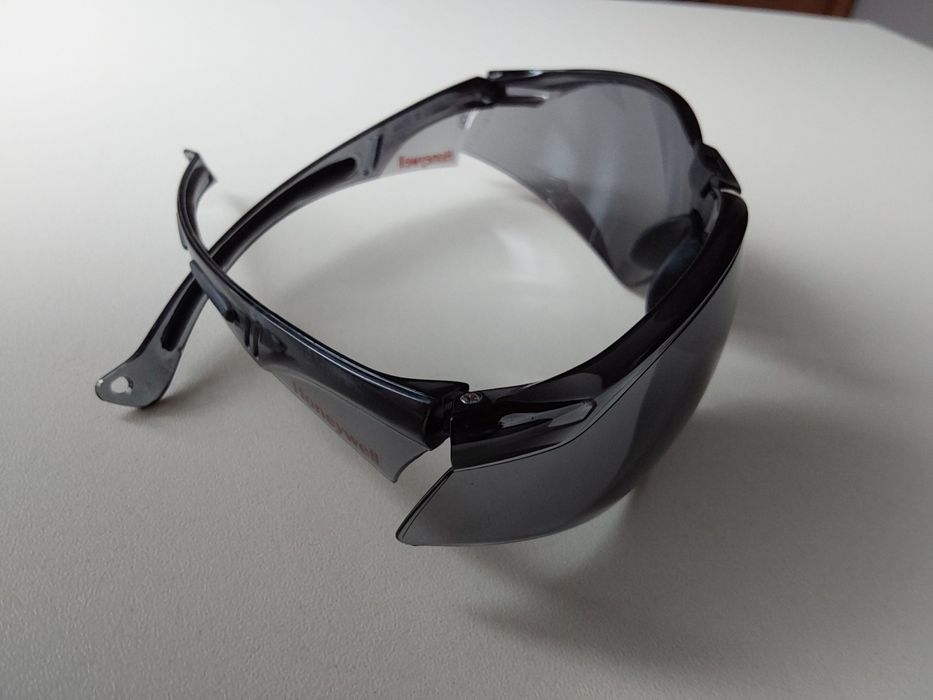 Okulary ochronne Honeywell  Nowe