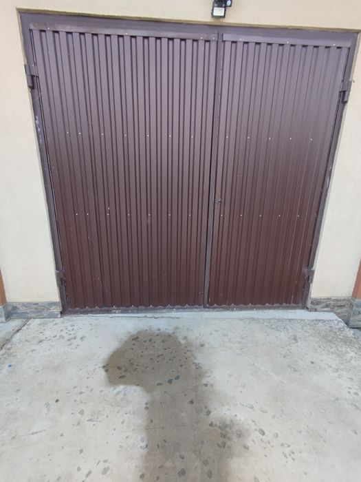 Ворота  гаражні.