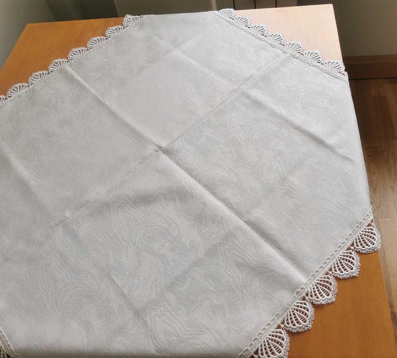 Obrus 0,80 x 0,80 m NOWY ozdobna koronka